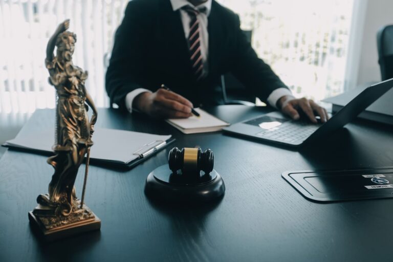 Юрист по пенсії онлайн